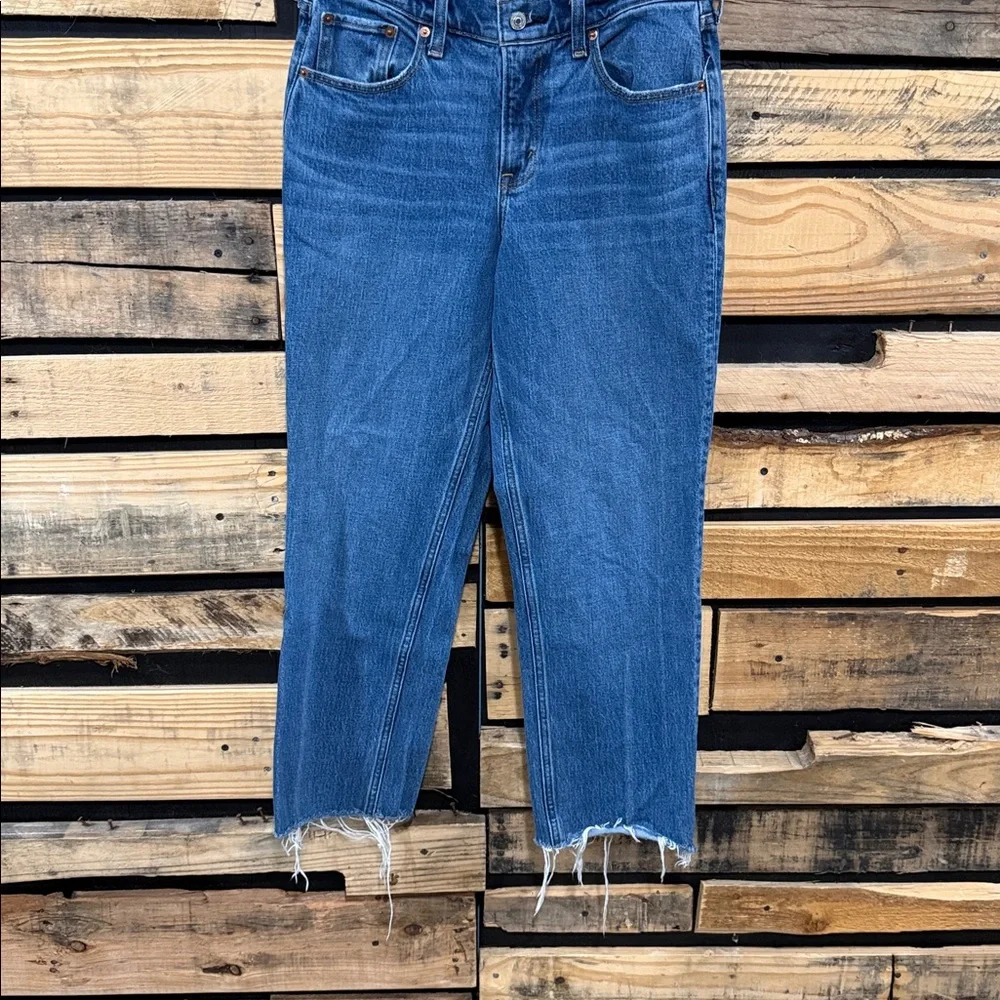 Abercrombie & Fitch Curve Love The‎ 90’s Straight Mid Rise Jeans Size 27/4 Reg